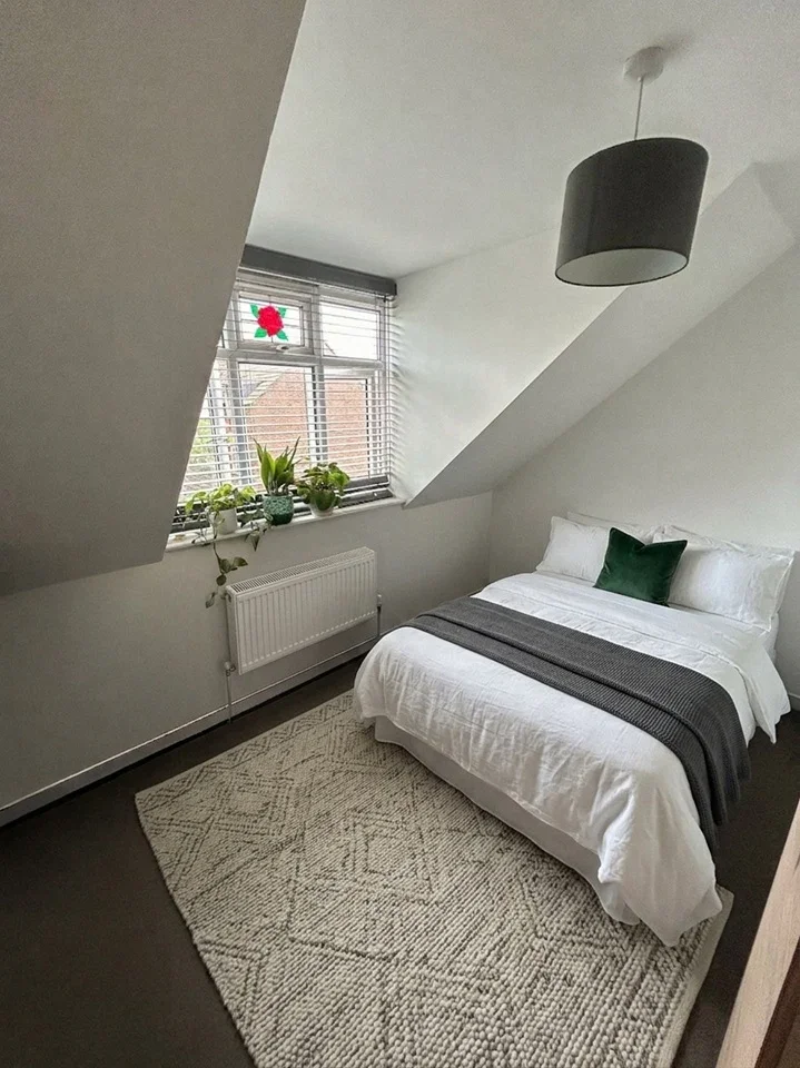 Room Fawcett Close in Greater London