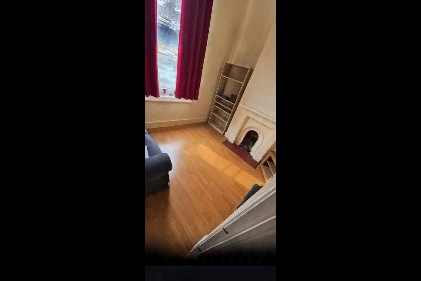 Flat Sulina Road in Greater London