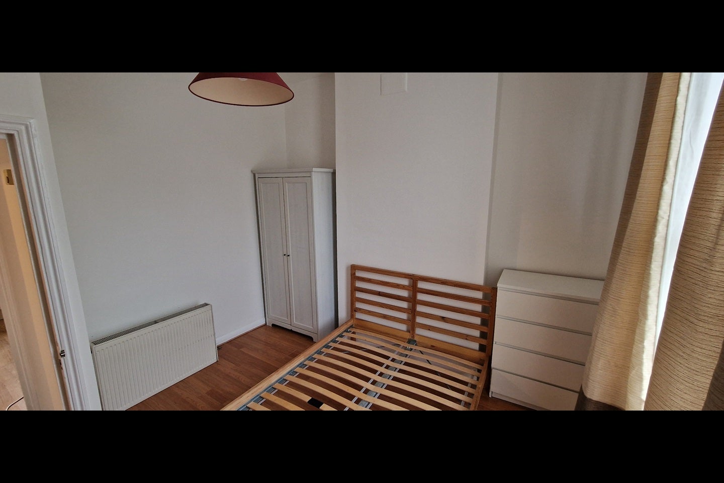 Flat Sulina Road in Greater London