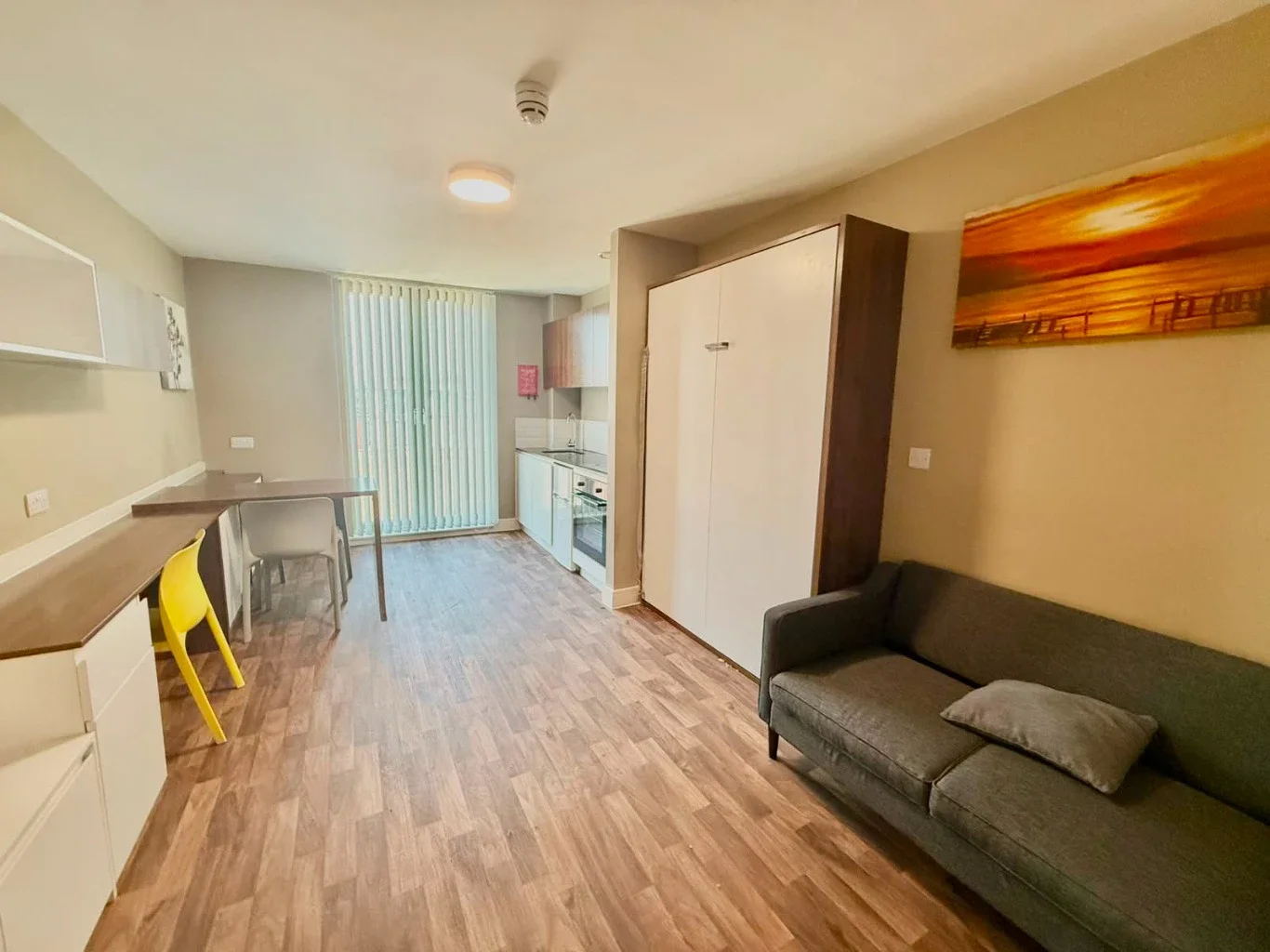 Flat Pembroke Place in Liverpool
