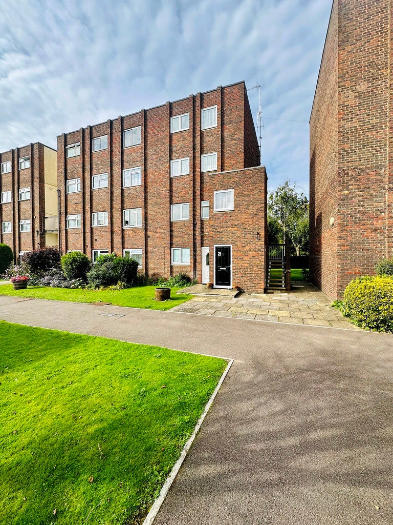 Flat Broadmeads in East Hertfordshire