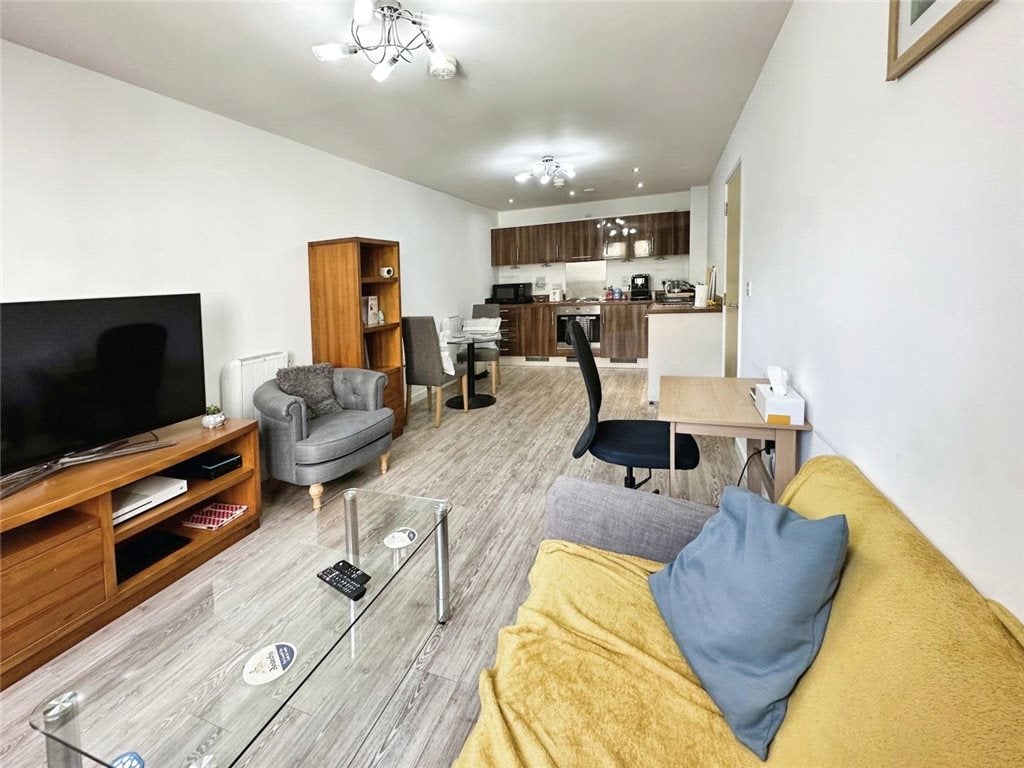 Flat Guildford Road in Woking