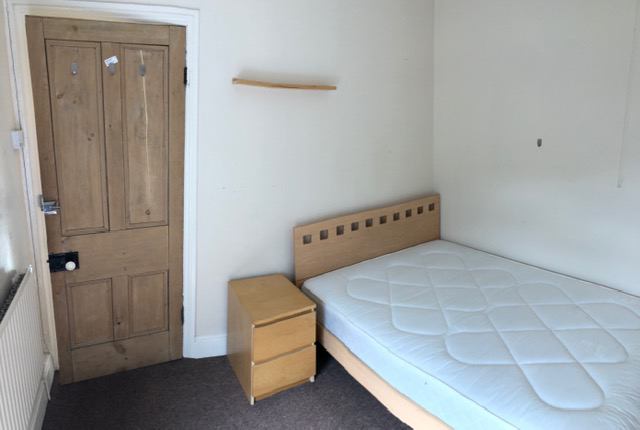 Room Meadow Street in Pontypridd