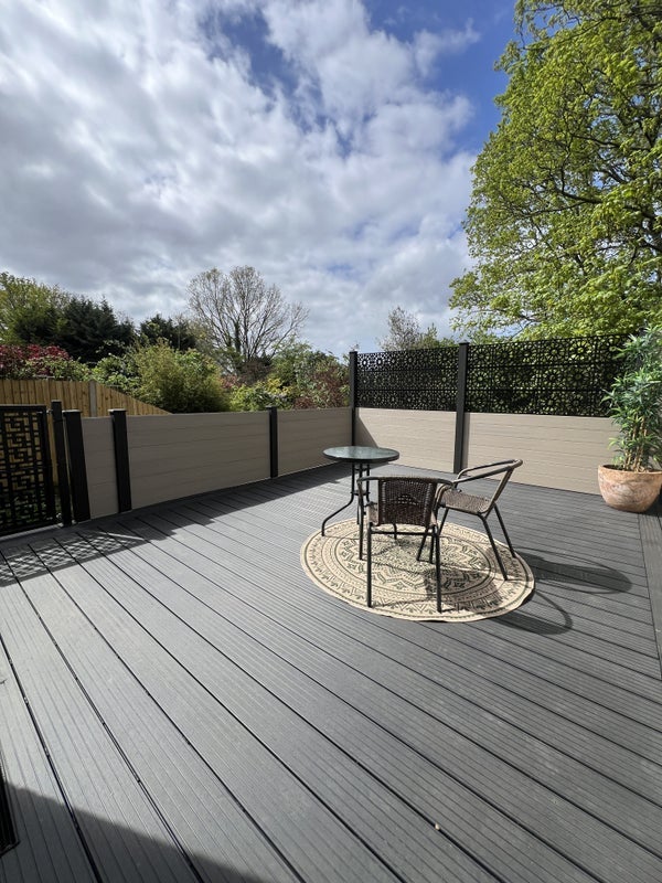 Flat Tierney Road in Greater London