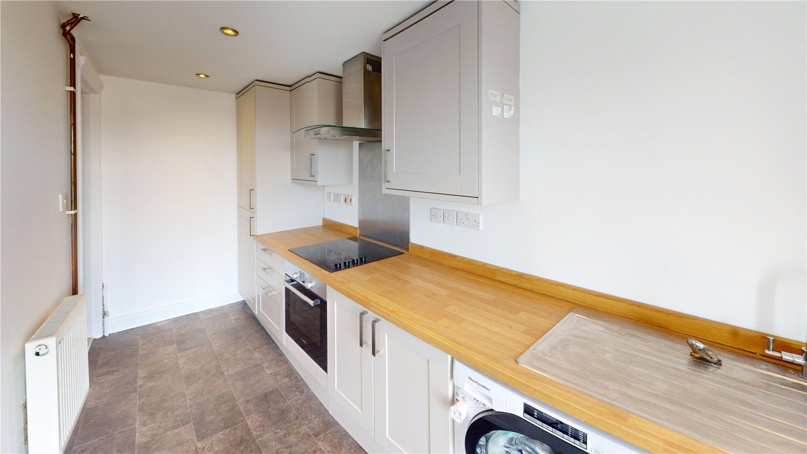 Flat Dundonald Road in Bristol