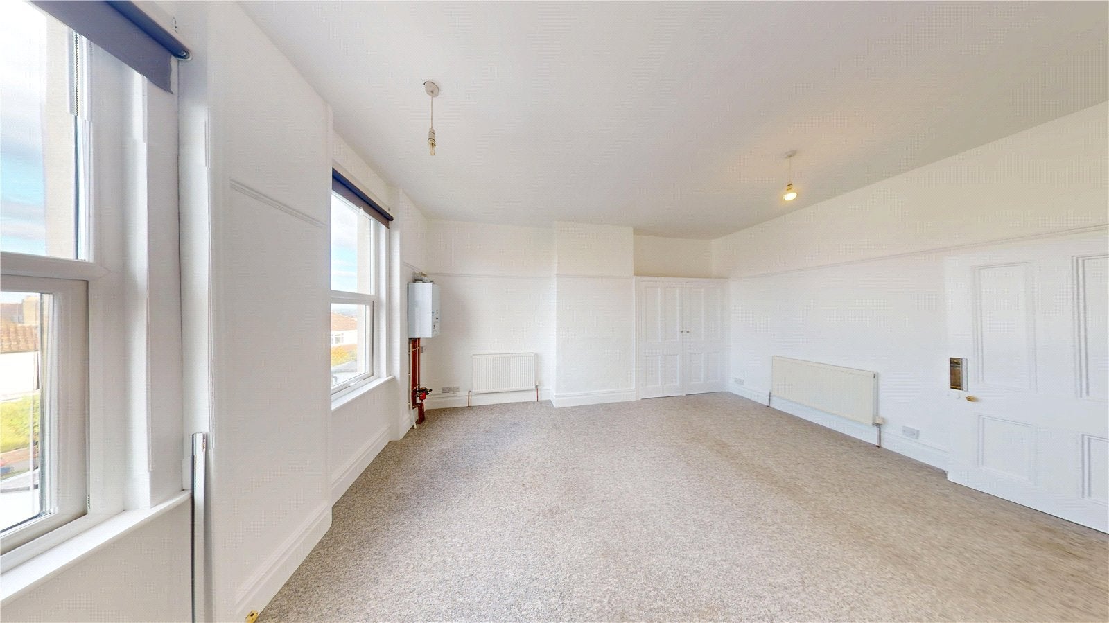 Flat Dundonald Road in Bristol