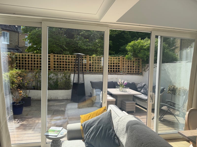 Flat Montholme Road in Greater London