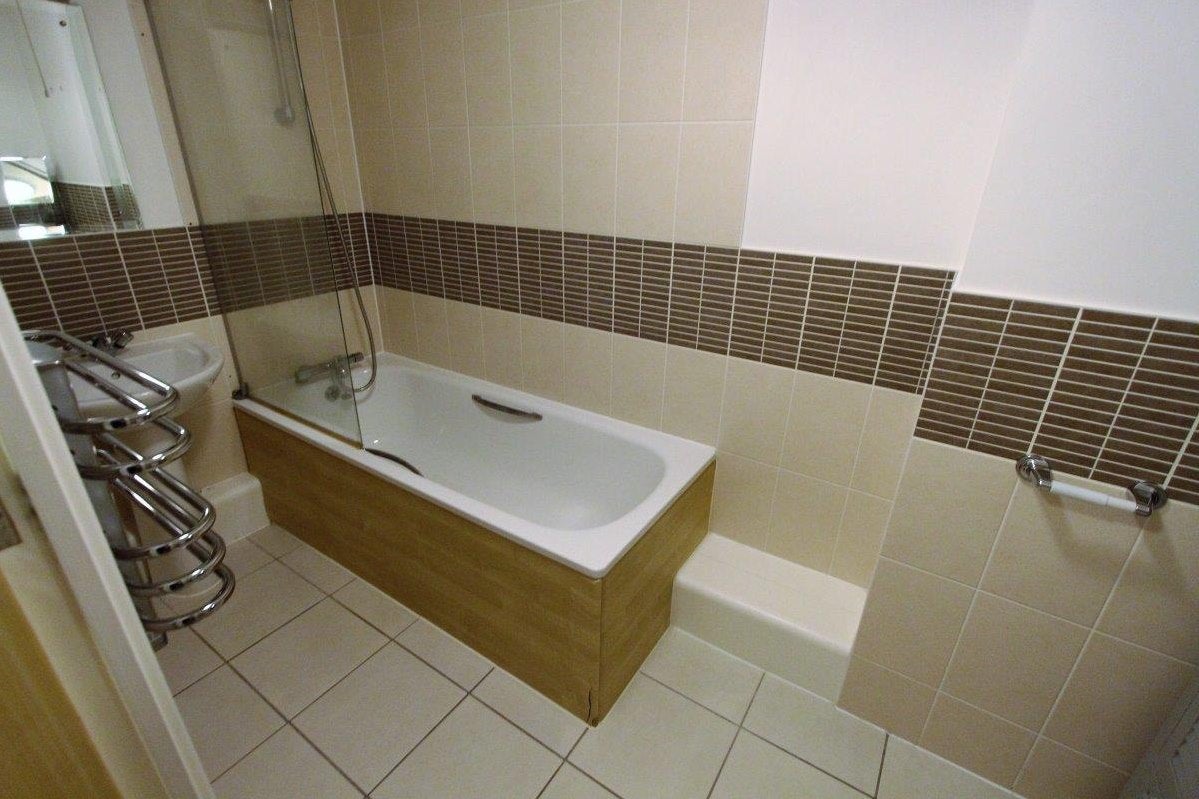 Flat Murray Grove in Greater London
