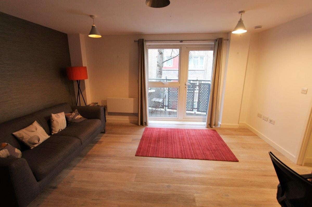 Flat Murray Grove in Greater London