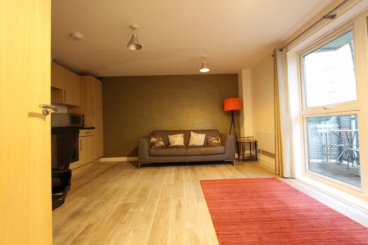 Flat Murray Grove in Greater London