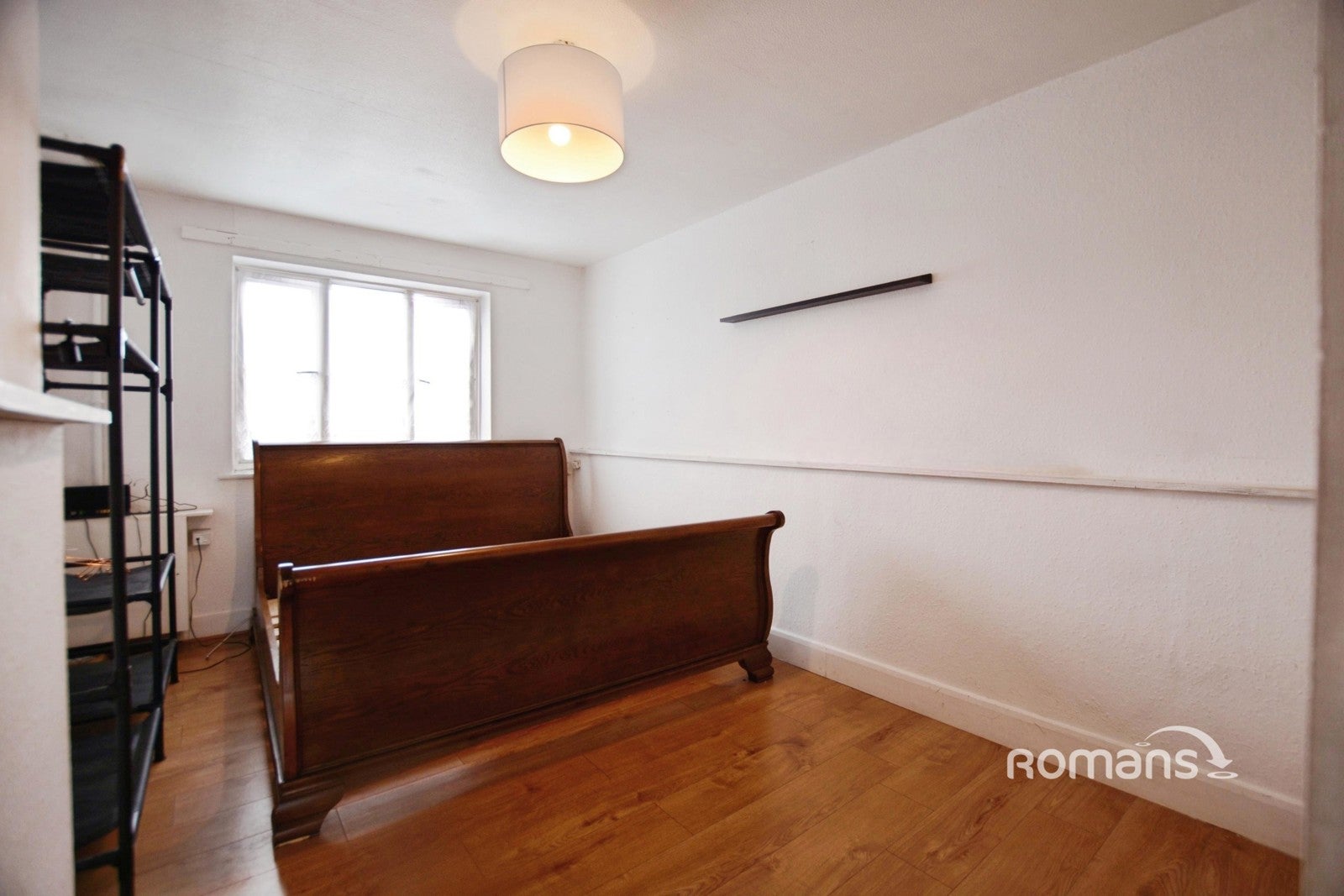Flat Long Lane in Greater London