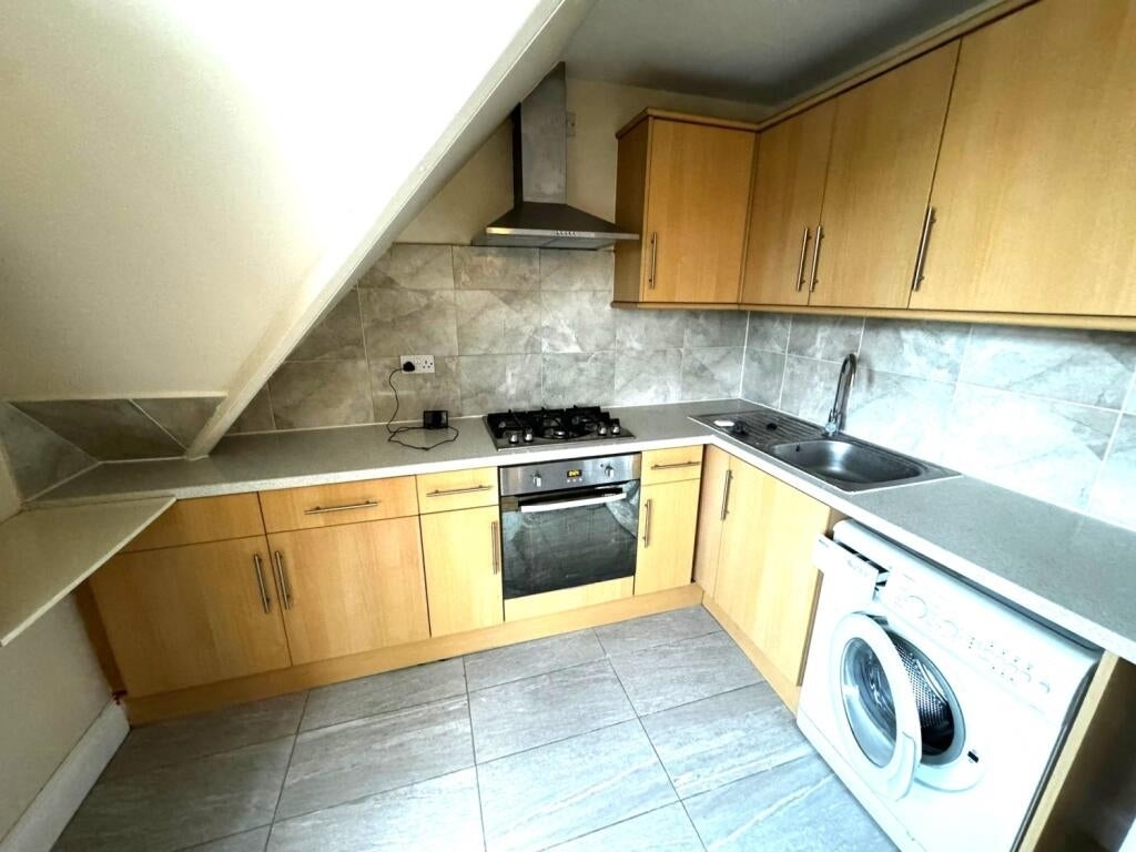 Flat Pinnell Road in Greater London