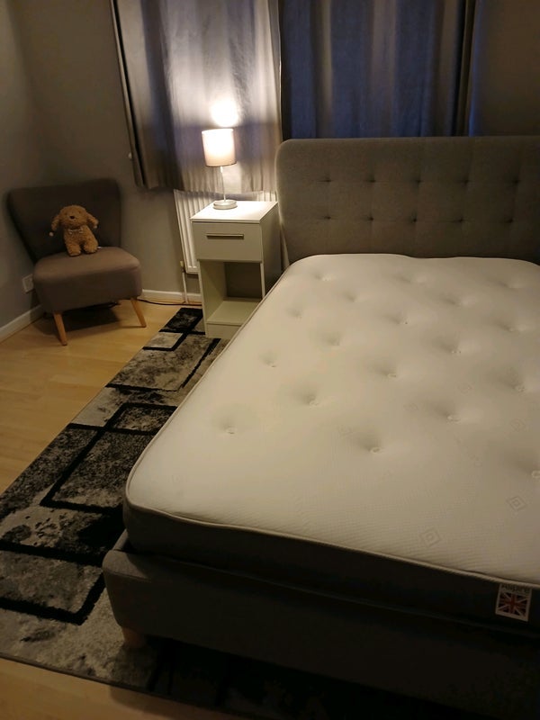 Room Somerset Road in Trafford
