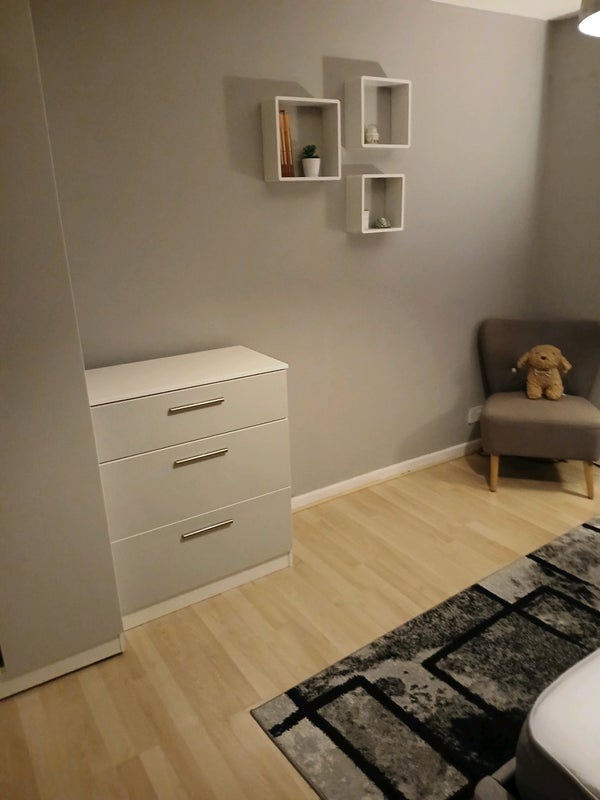 Room Somerset Road in Trafford