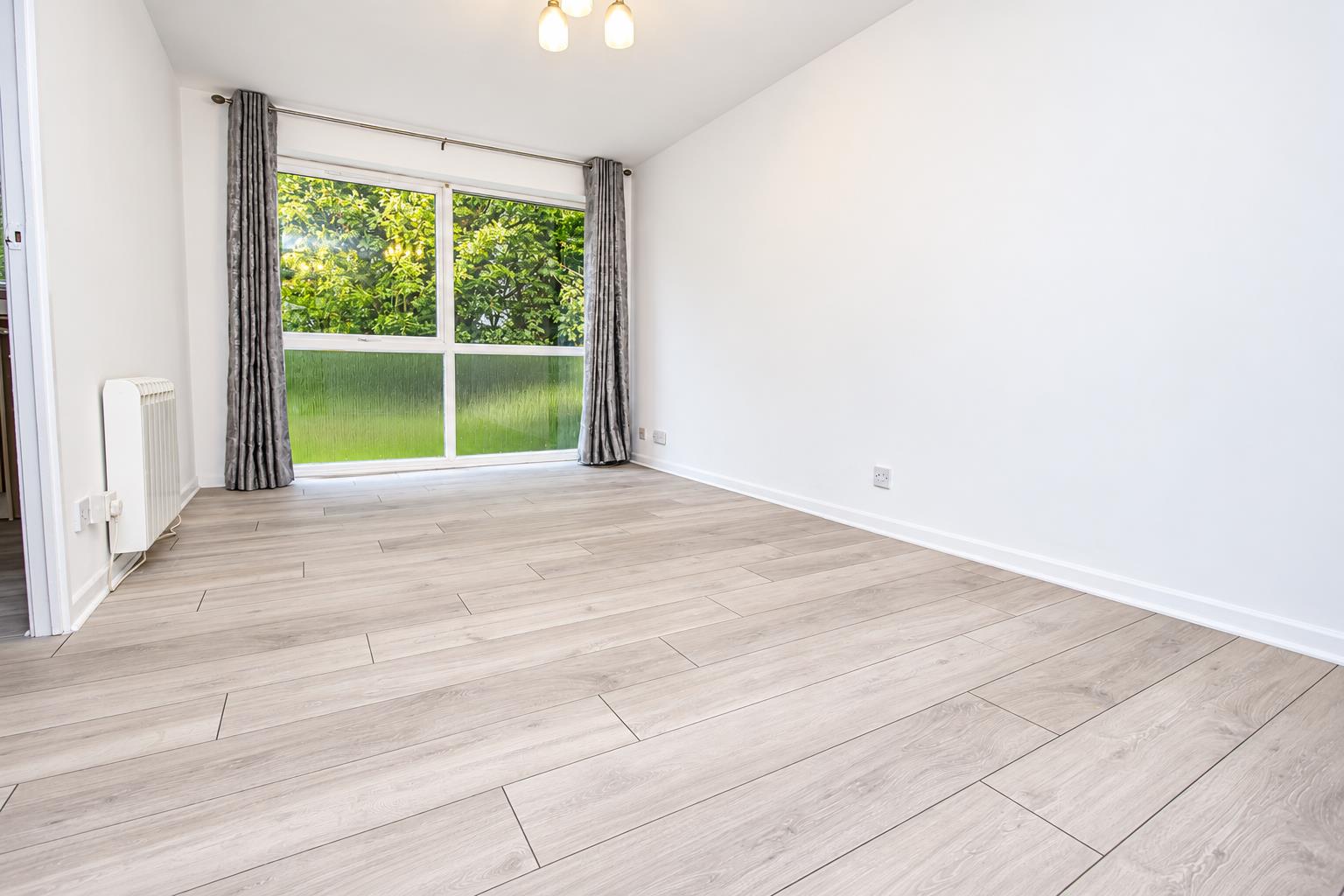 Flat Tattershall Drive in Dacorum