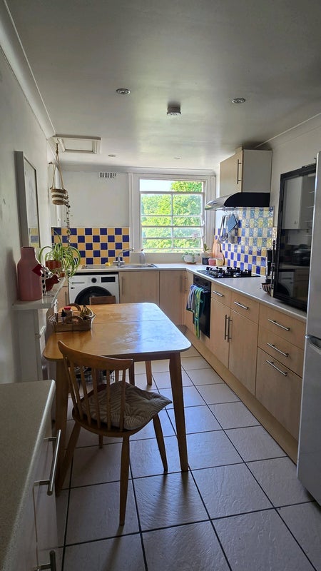 Room Holloway Road in Greater London