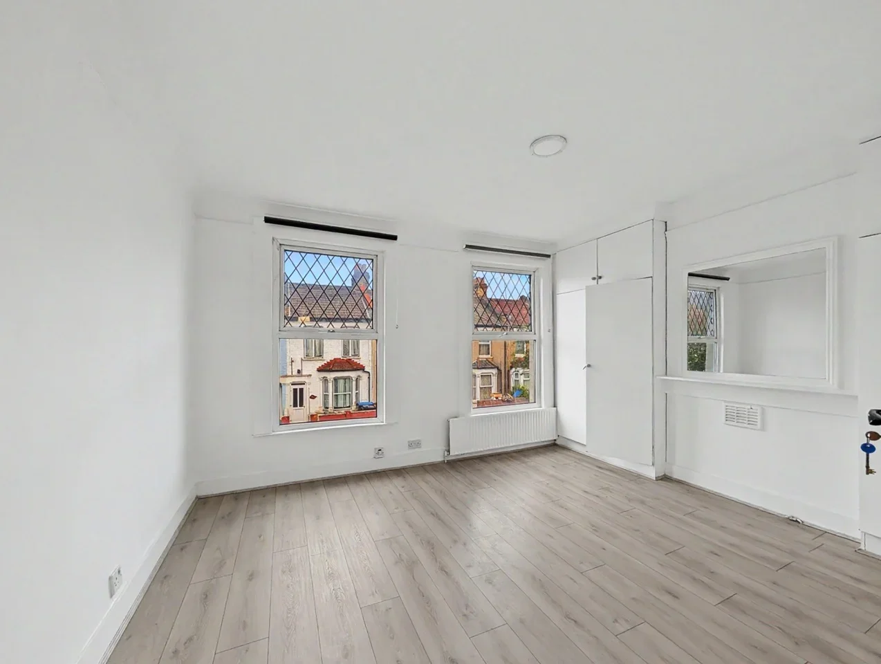 House Raynham Avenue in Greater London
