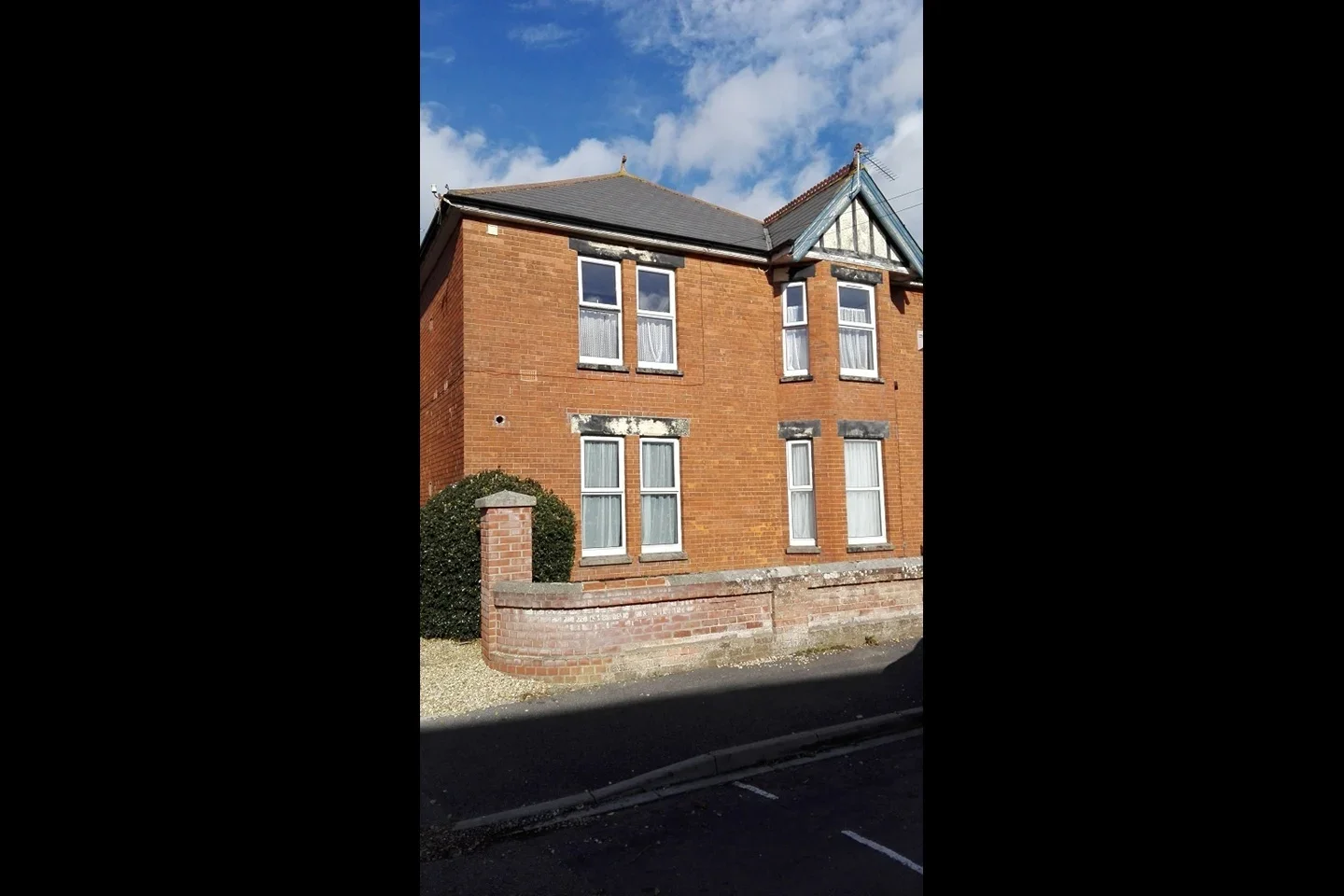 Flat Wallis Road in Bournemouth
