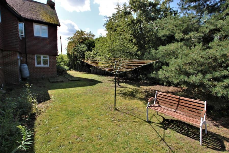 Flat Wisley Lane in Guildford