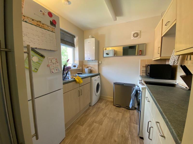 Flat Wisley Lane in Guildford