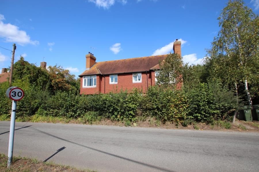 Flat Wisley Lane in Guildford