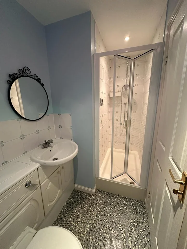 Room Ruffle Close in Greater London