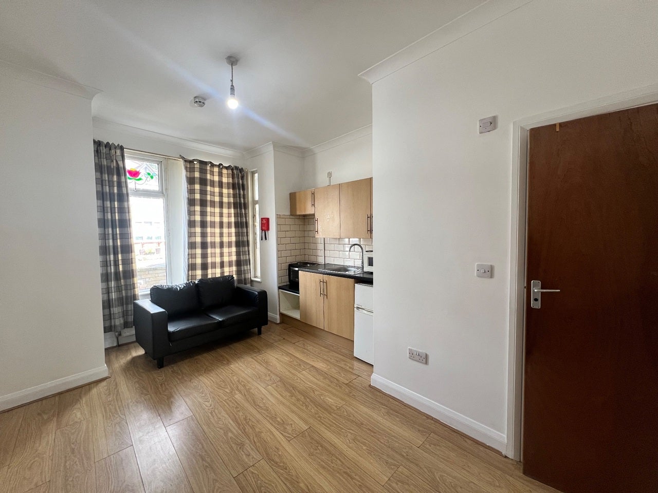 Flat Fallaize Avenue in Greater London