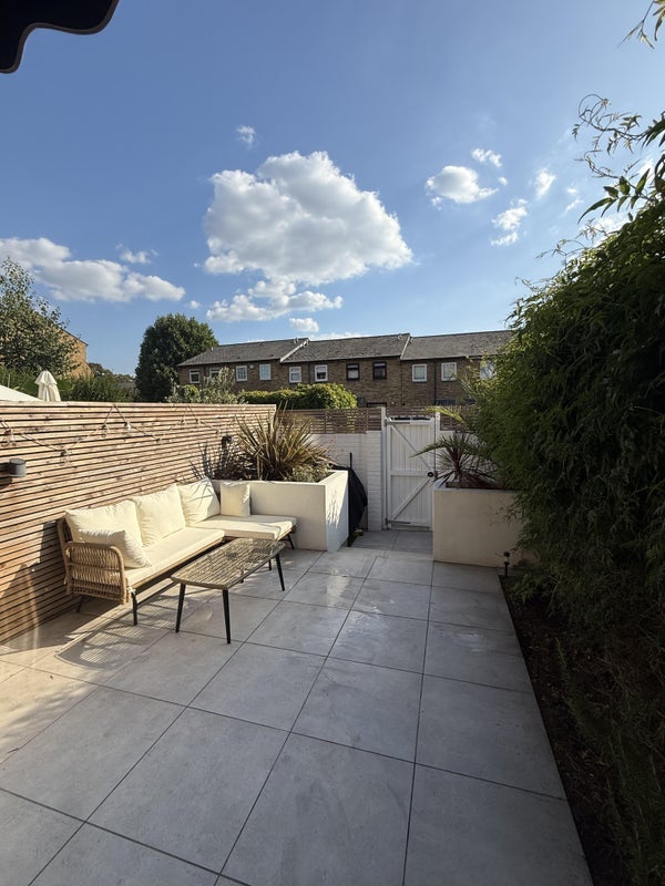 Room Grace Walk in Greater London