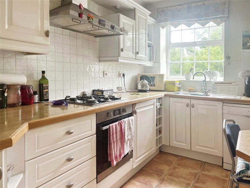 Flat Chadwick Place in Elmbridge