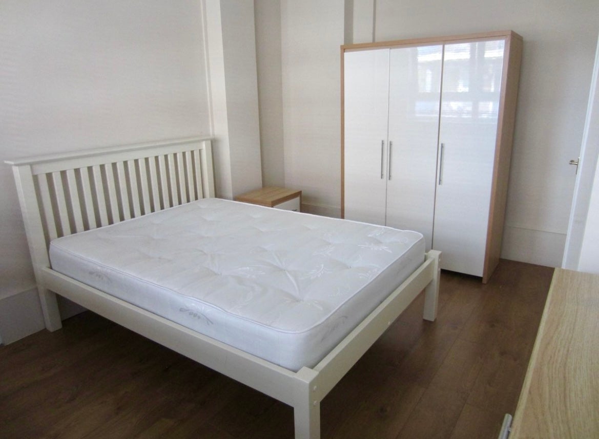 Flat Renforth Street in Greater London