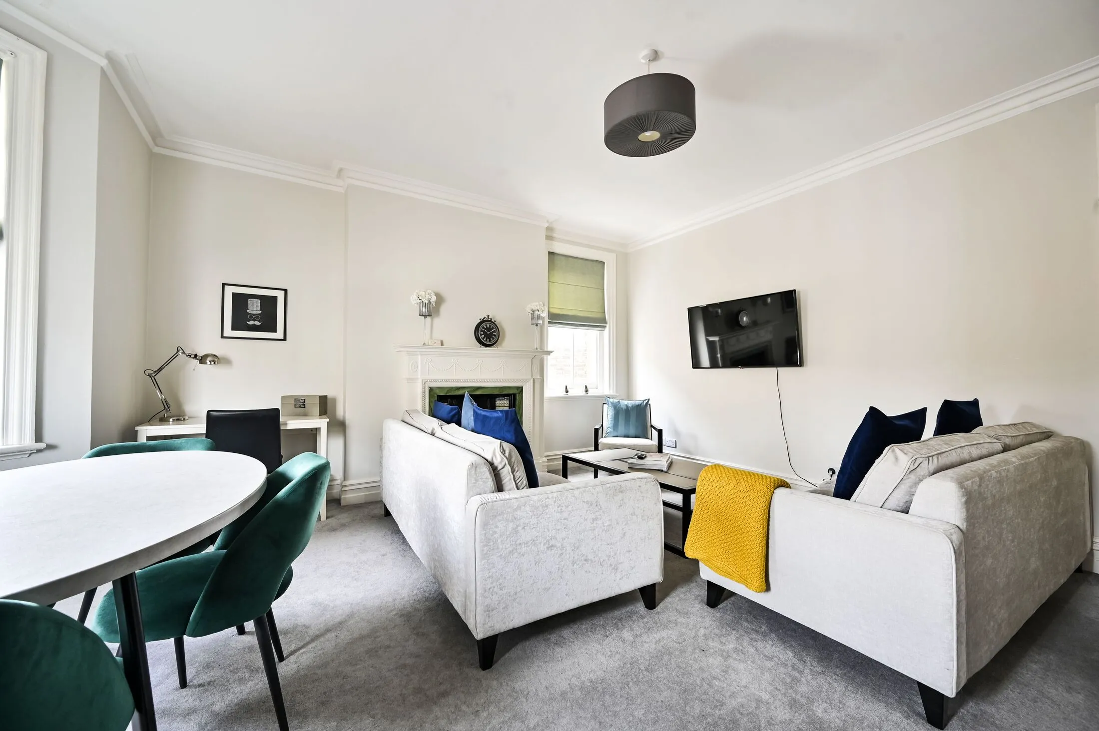 Flat Pulton Place in Greater London