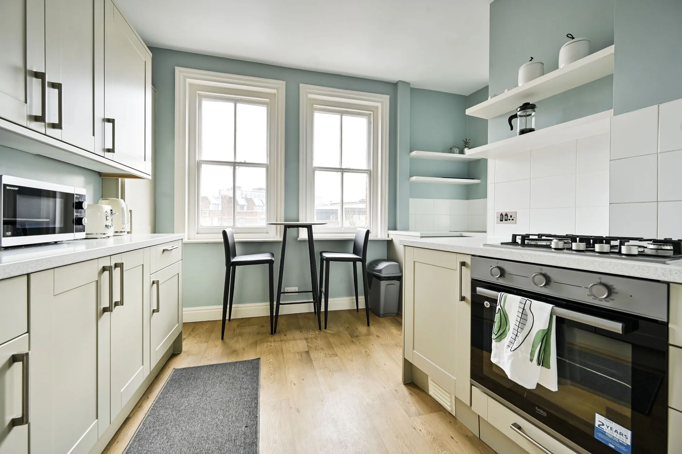 Flat Pulton Place in Greater London