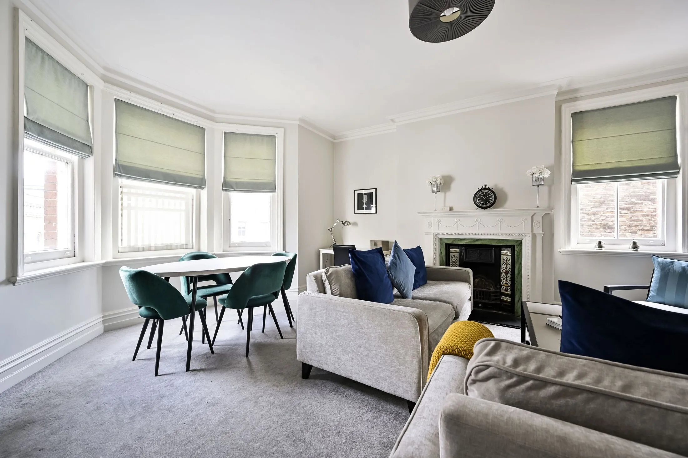 Flat Pulton Place in Greater London