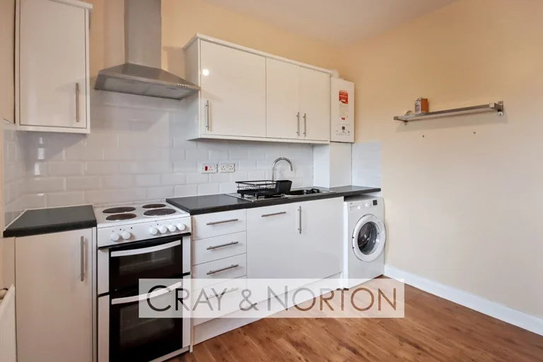 Flat Lower Addiscombe Road in London