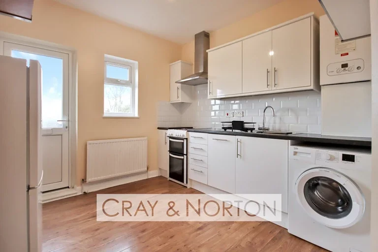 Flat Lower Addiscombe Road in London