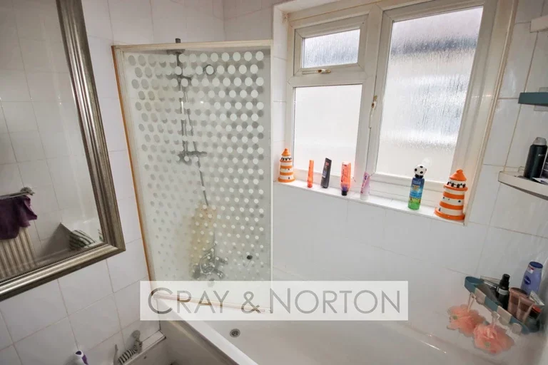Flat Lower Addiscombe Road in London