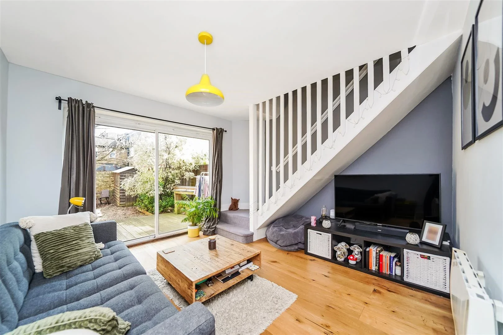Flat Palmerston Road in Greater London