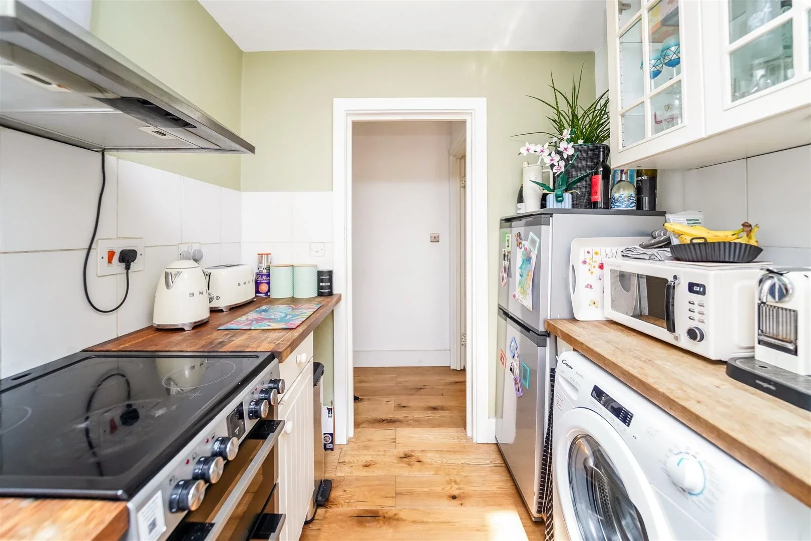 Flat Palmerston Road in Greater London