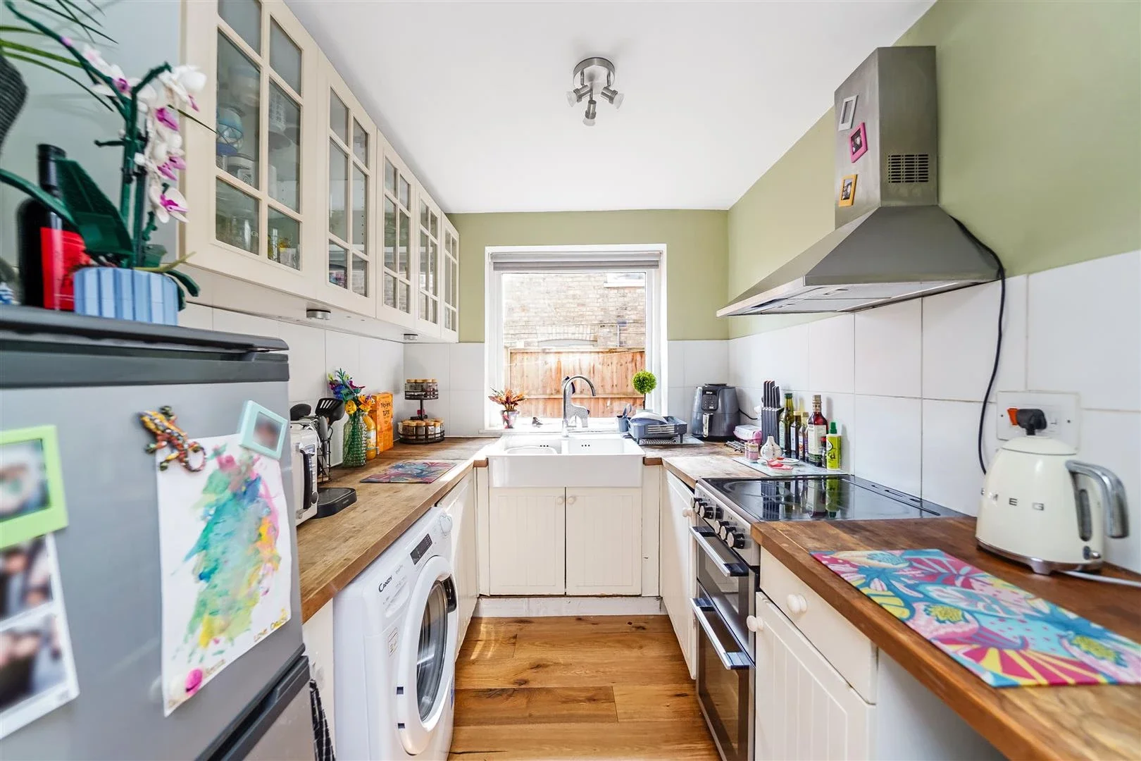 Flat Palmerston Road in Greater London