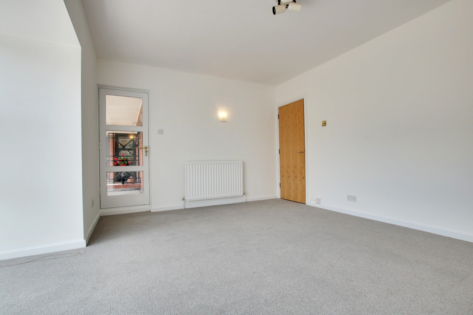 Flat Shortlands Road in Greater London
