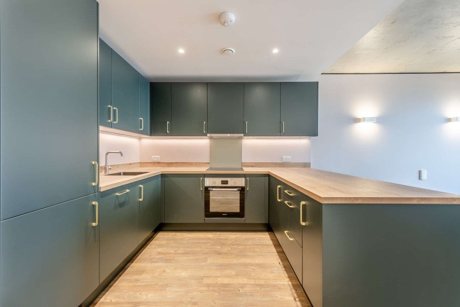 Flat Wellers Way in Greater London