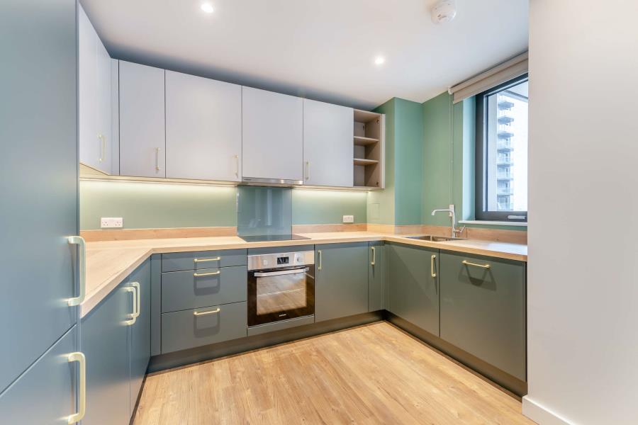 Flat Wellers Way in Greater London