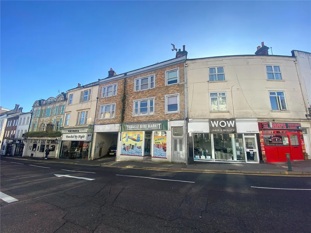 Flat Commercial Road in Bournemouth