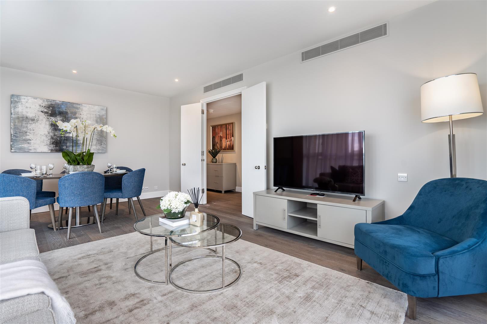 Flat Westferry Circus in Greater London