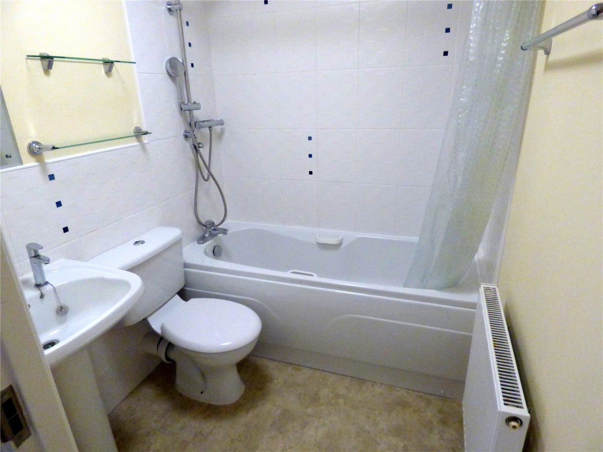 Flat Radulf Gardens in Kirklees