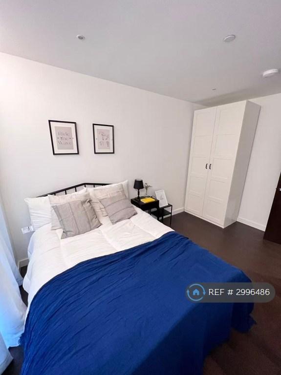 Flat Lanchester Way in Greater London