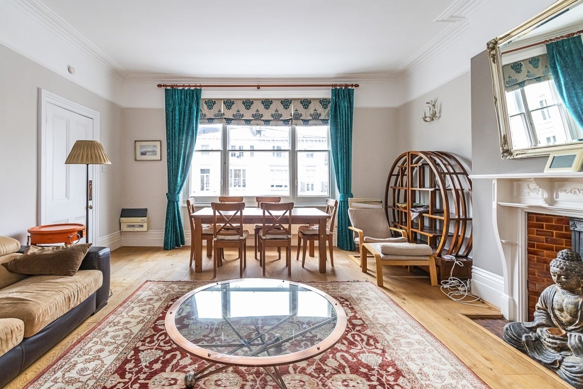 Flat Buckland Crescent in Greater London
