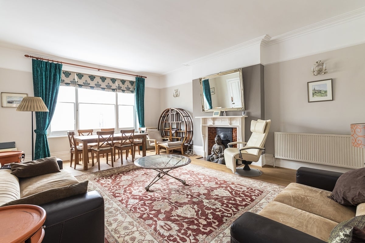 Flat Buckland Crescent in Greater London