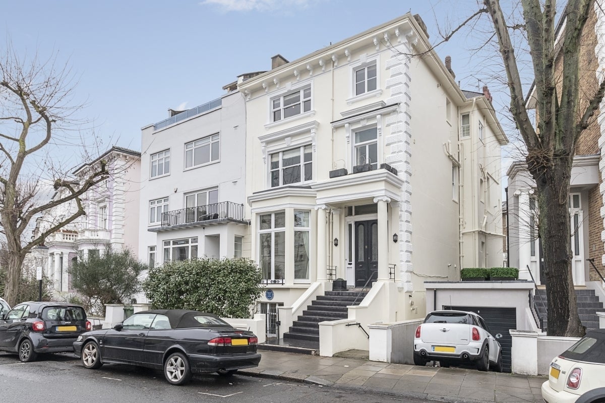 Flat Buckland Crescent in Greater London