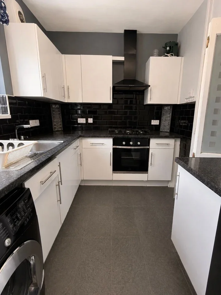 Room Brickfield Road in Greater London
